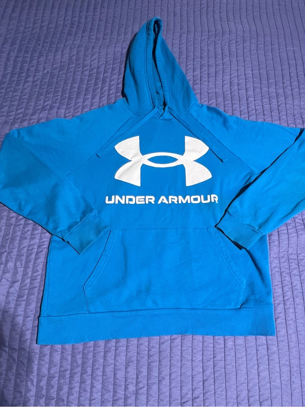 Under Armour Men’s Bright Blue loose Hoodie with White Logo size M